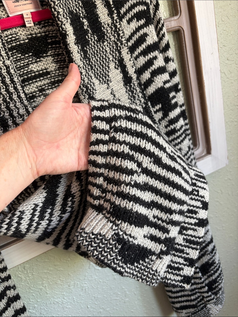 Juicy Couture Black and White Patterned Open-Front Sweater Cardigan - Picture 3 of 6